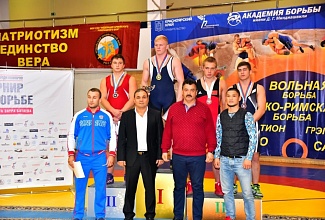 Открытый краевой турнир по вольной борьбе среди юниоров на призы заслуженного мастера спорта Заура Ботаева. 