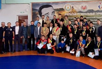 Спортсмены Школы завоевали 8 медалей на Открытом турнире по греко-римской борьбе в Абакане